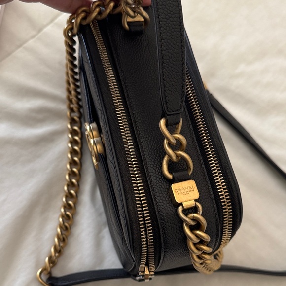 Chanel Black Quilted Crossbody with Gold Chain “AUTHENTIC” - Picture 5 of 11